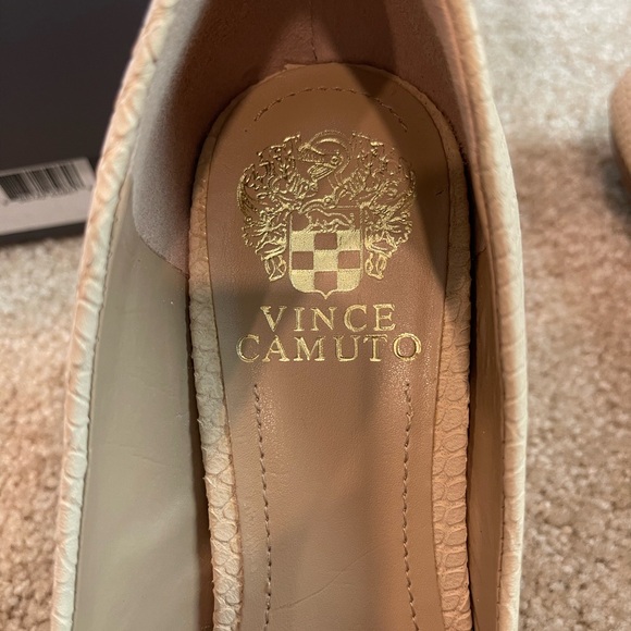 Vince Camuto Zella Stiletto Heels with Snake Print Textured Design - Picture 7 of 9